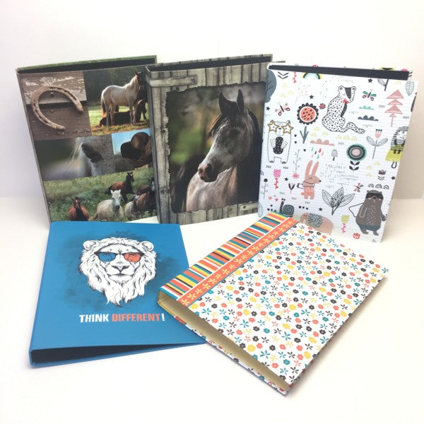 Classeur à anneaux en carton recyclé - collage de chevaux
