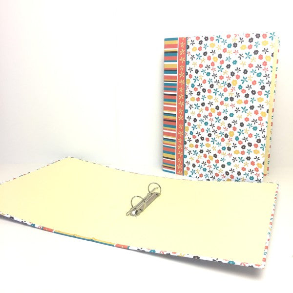 Classeur à anneaux en carton recyclé - petites fleurs