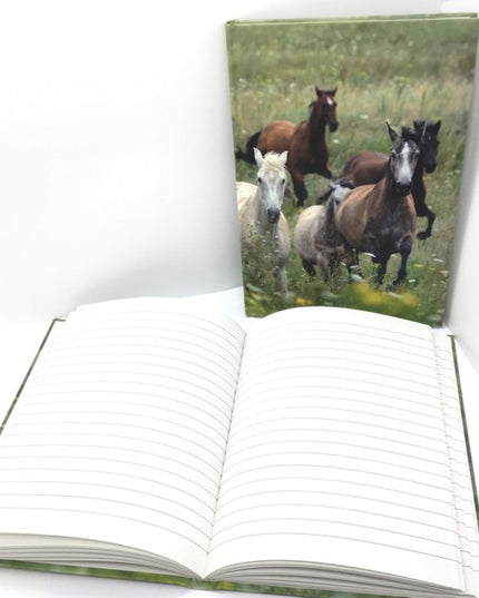Livre A5 à couverture rigide - collage de chevaux