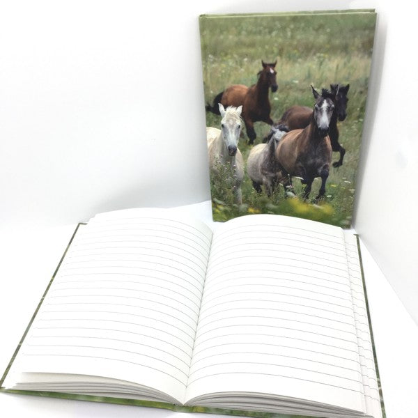 Livre A5 à couverture rigide - collage de chevaux