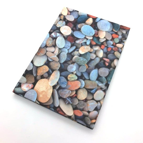 Livre A5 à couverture rigide - cailloux