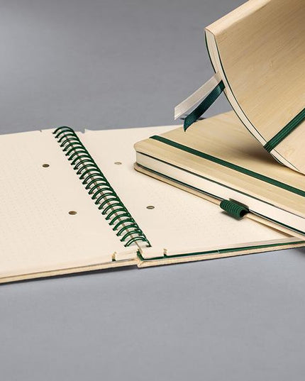 Boek met bamboe kaft, spiraalbinding