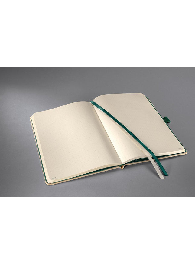 Boek met bamboe kaft, gelijnd