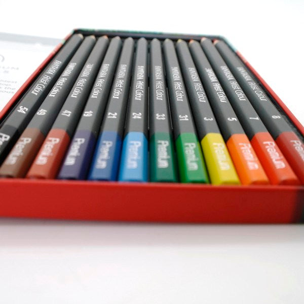 Tin box with 12 colored pencils