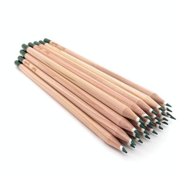 Round colored pencil with seeds - green: basil