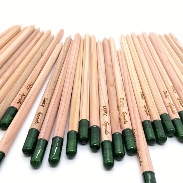 Round colored pencil with seeds - yellow: daisy