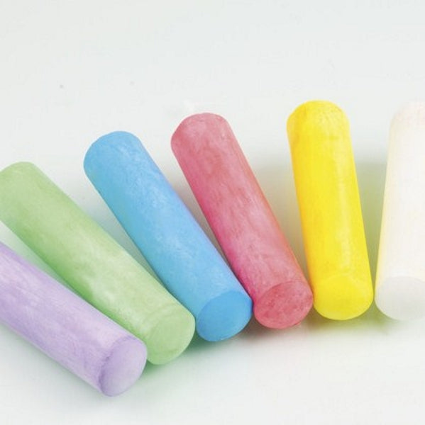 plastic doos met 50 staven stoepkrijt - gemengde kleuren