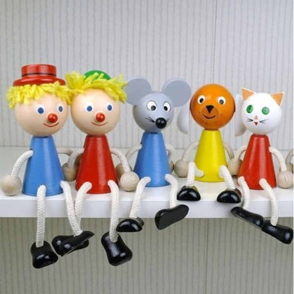 zitfiguur hond, gekleurd