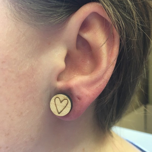 Houten oorbellen - Hartjes 1