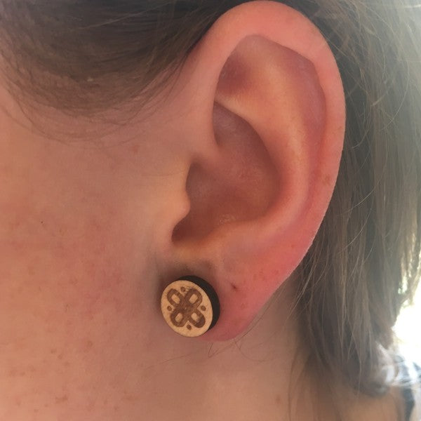 Houten oorbellen - Bloem 2