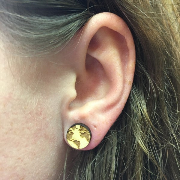 Houten oorbellen - Wereldbol