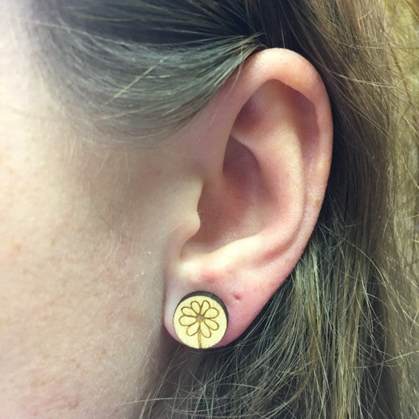 Houten oorbellen - Madeliefje