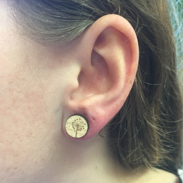 Houten oorbellen - Pluisbloem