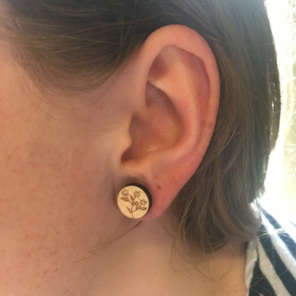 Houten oorbellen - Weidebloem