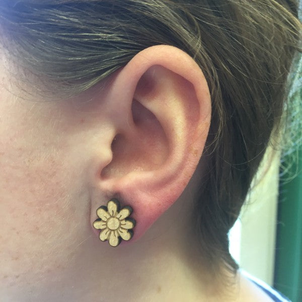 Houten oorbellen - Bloem