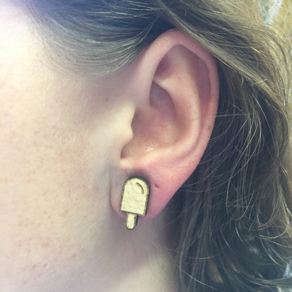 Houten oorbellen - Ijsje