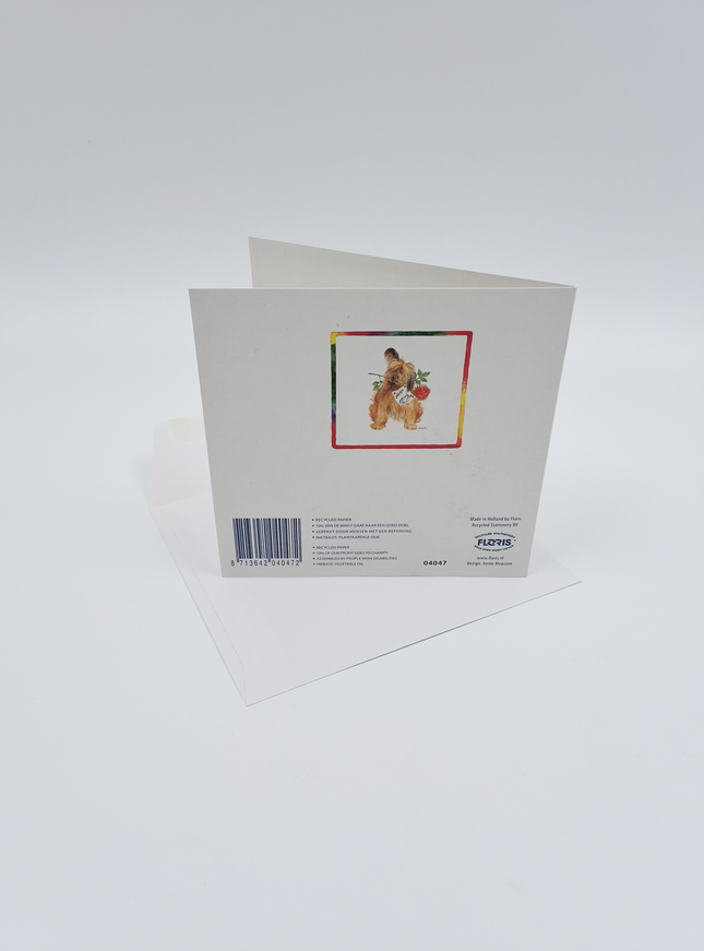 Vierkante wenskaart hond roos, "Gefeliciteerd"