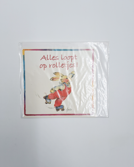 Vierkante wenskaart konijn, "Alles loopt op rolletjes"