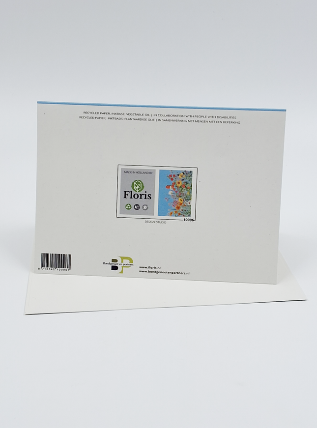 Wenskaart bloemen en blauwe lucht