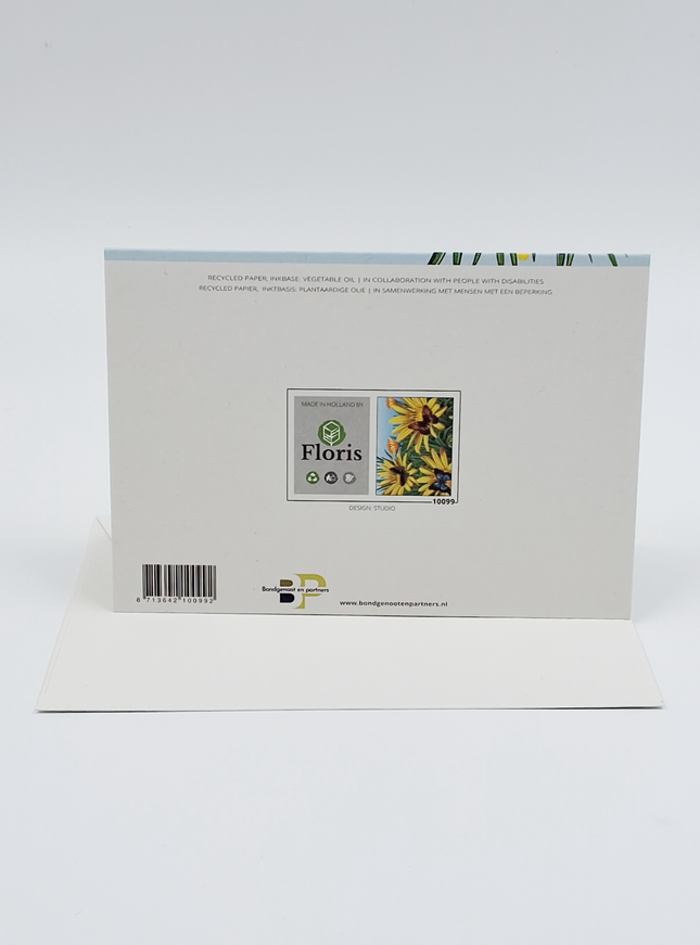 Wenskaart vlinders en gele bloemen