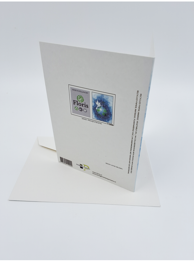 Wenskaart vredesduif op kerstbal