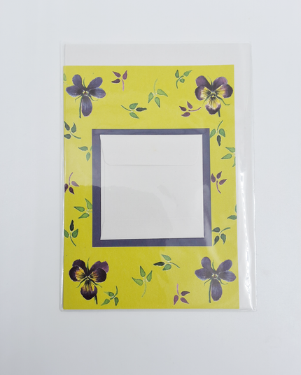 Wenskaart geld envelop 4 blauwe violen