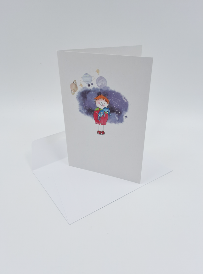 Wenskaart kind met blauwe knuffel